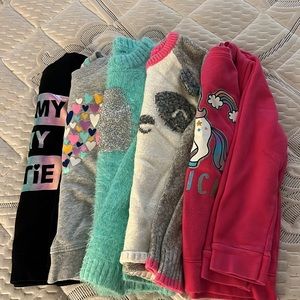 5 sweaters bundle in girls (5T) 💕